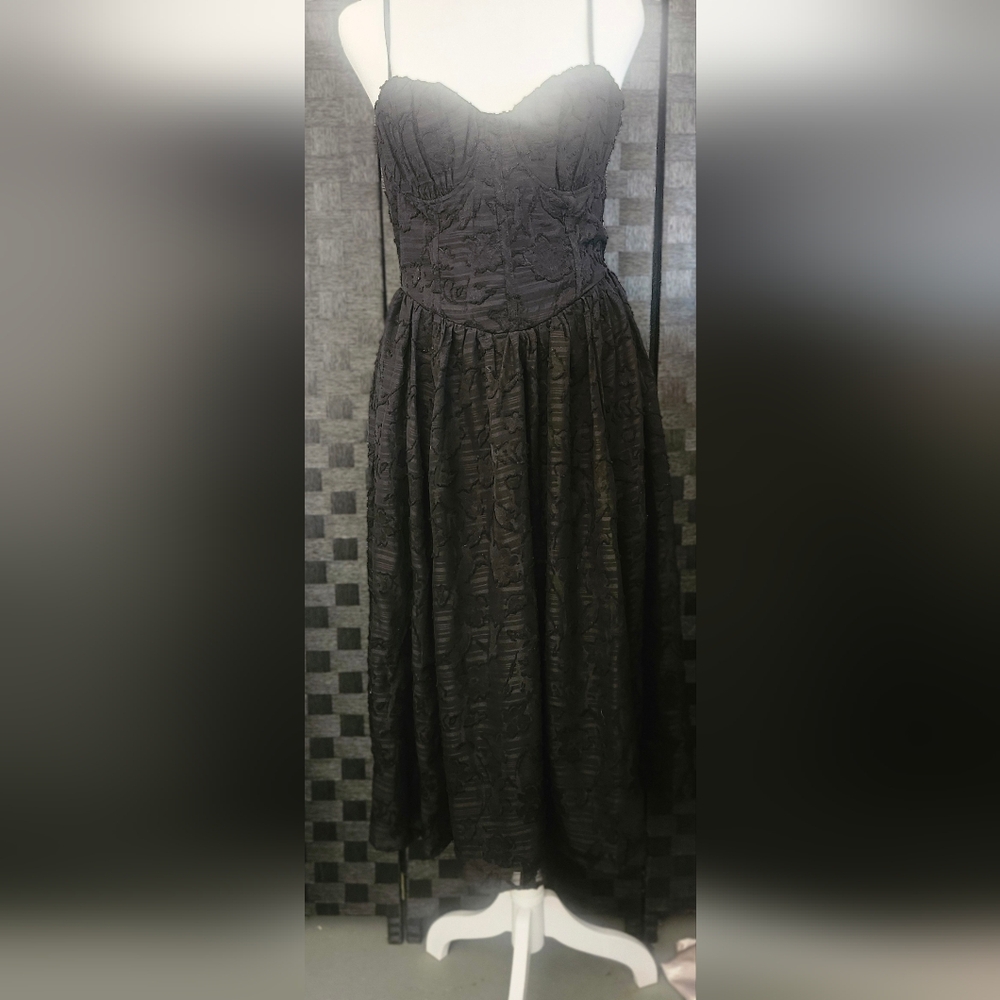 Jessica Simpson Elegant Black Midi Dress